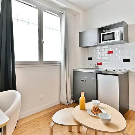 アパート Avec Mezzanine Boulevard Voltaire パリ